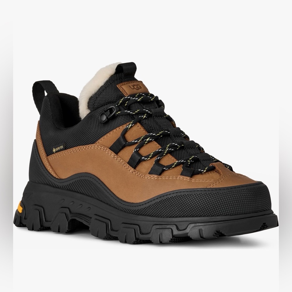 UGG Metrotrek waterproof hiking boots 6.5